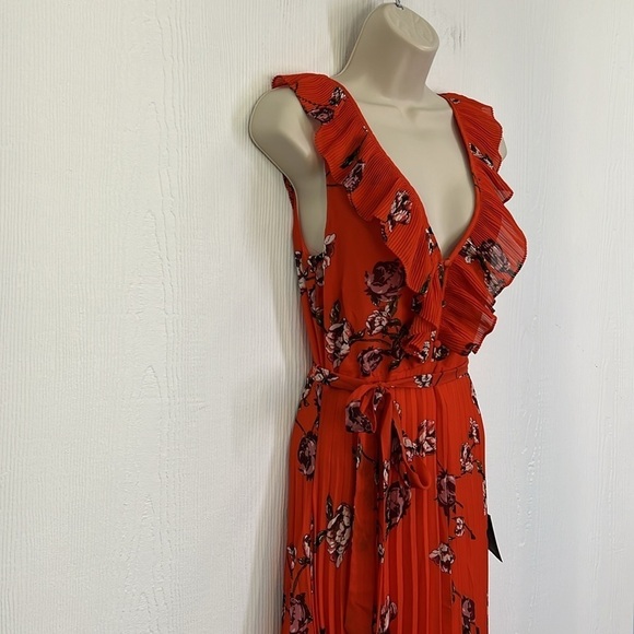 Lulus - NWT Loved By You Red Orange Floral Print Pleated Chiffon Maxi Dress SM - Picture 6 of 13